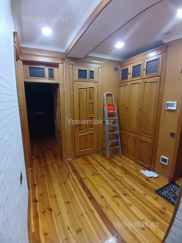 Satılır 2 otaqlı yeni tikili 76 m²