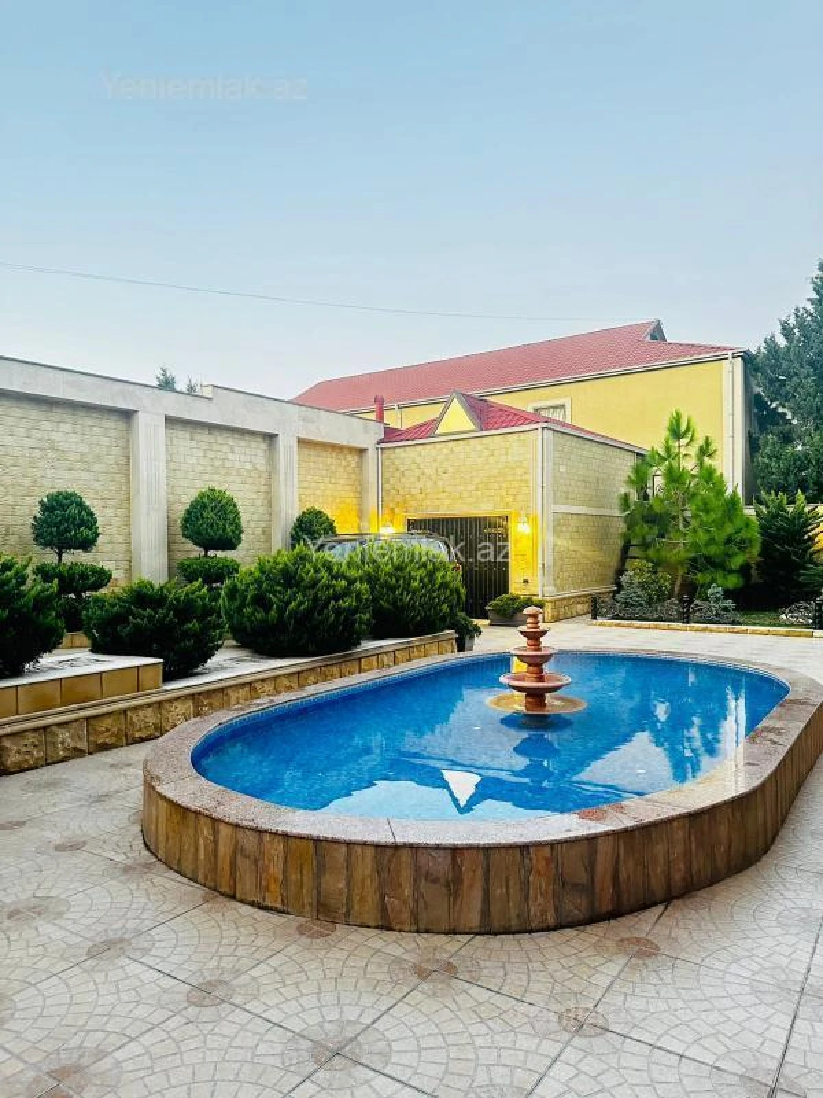 Satılır 7 otaqlı həyət evi 450 m²