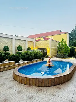 Satılır 7 otaqlı həyət evi 450 m²