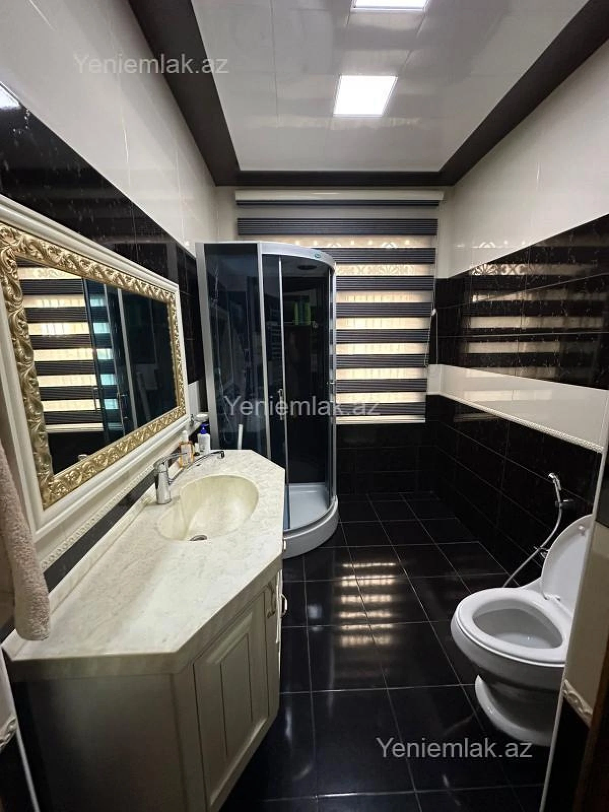 Satılır 7 otaqlı həyət evi 450 m²