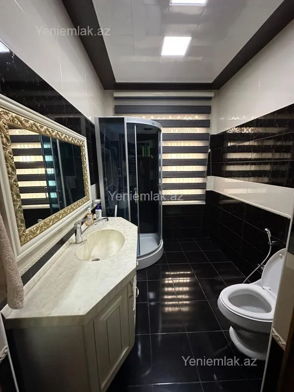 Satılır 7 otaqlı həyət evi 450 m²
