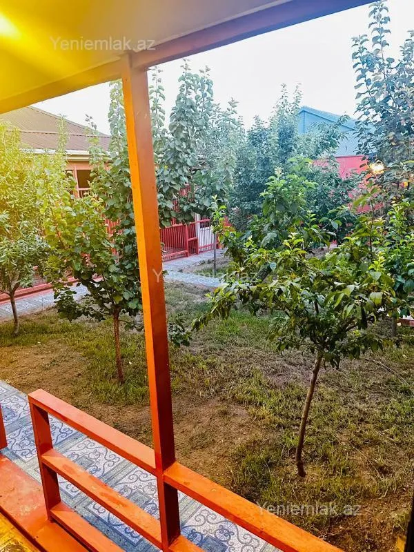 Satılır 7 otaqlı həyət evi 450 m²