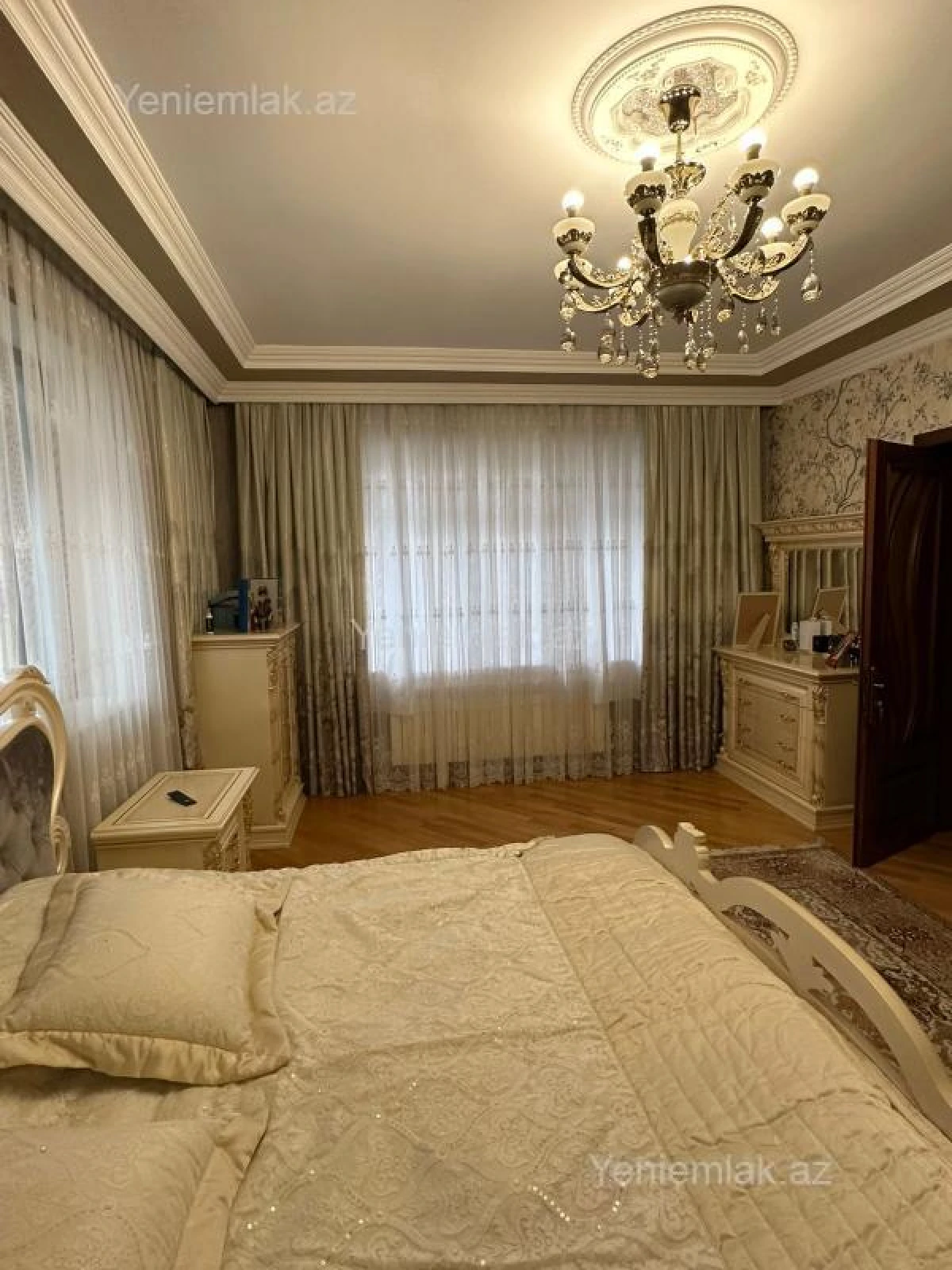 Satılır 7 otaqlı həyət evi 450 m²