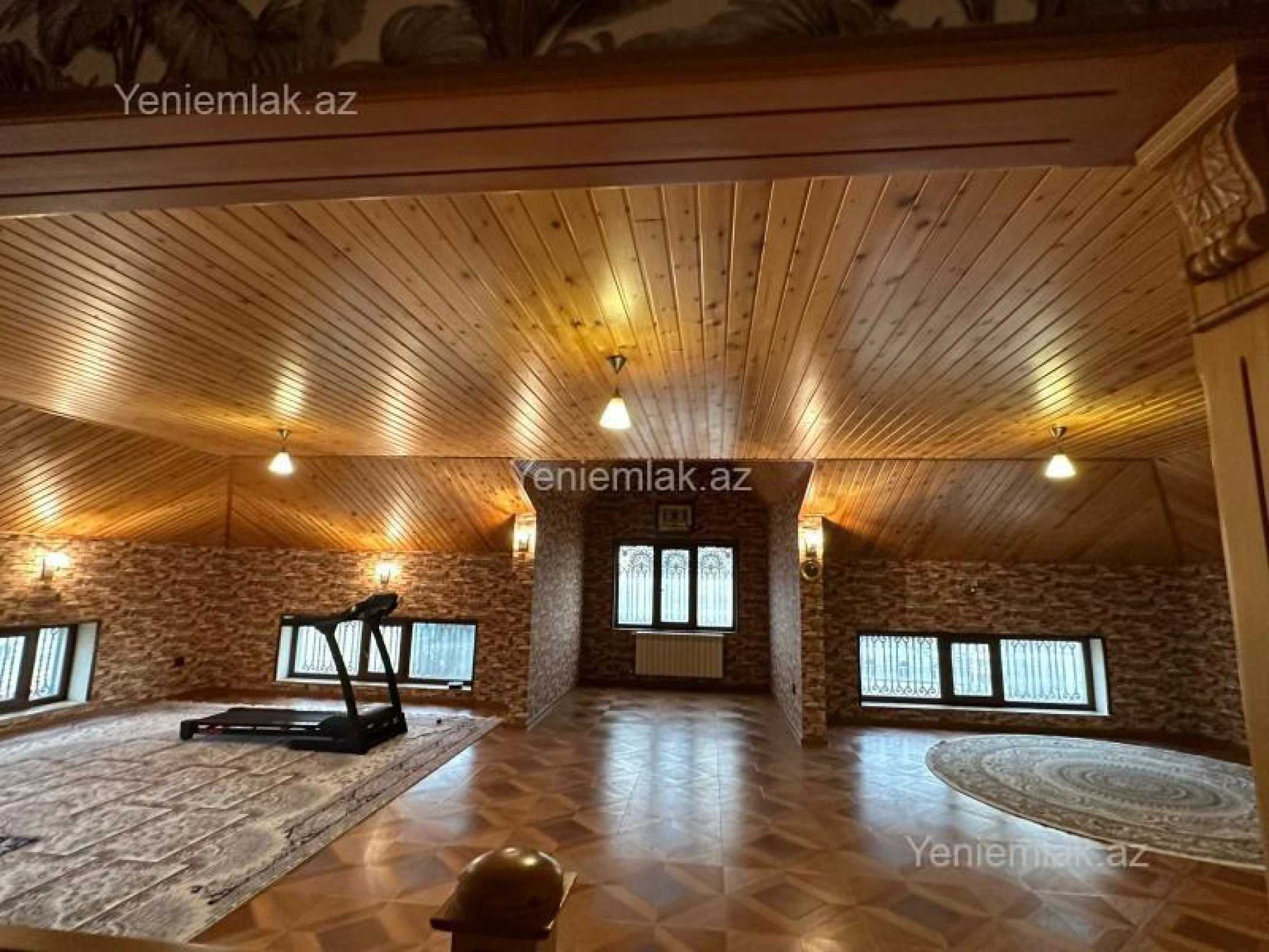 Satılır 7 otaqlı həyət evi 450 m²