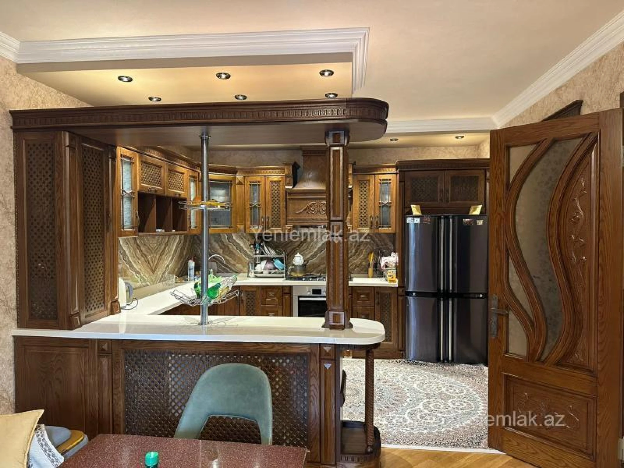 Satılır 7 otaqlı həyət evi 450 m²