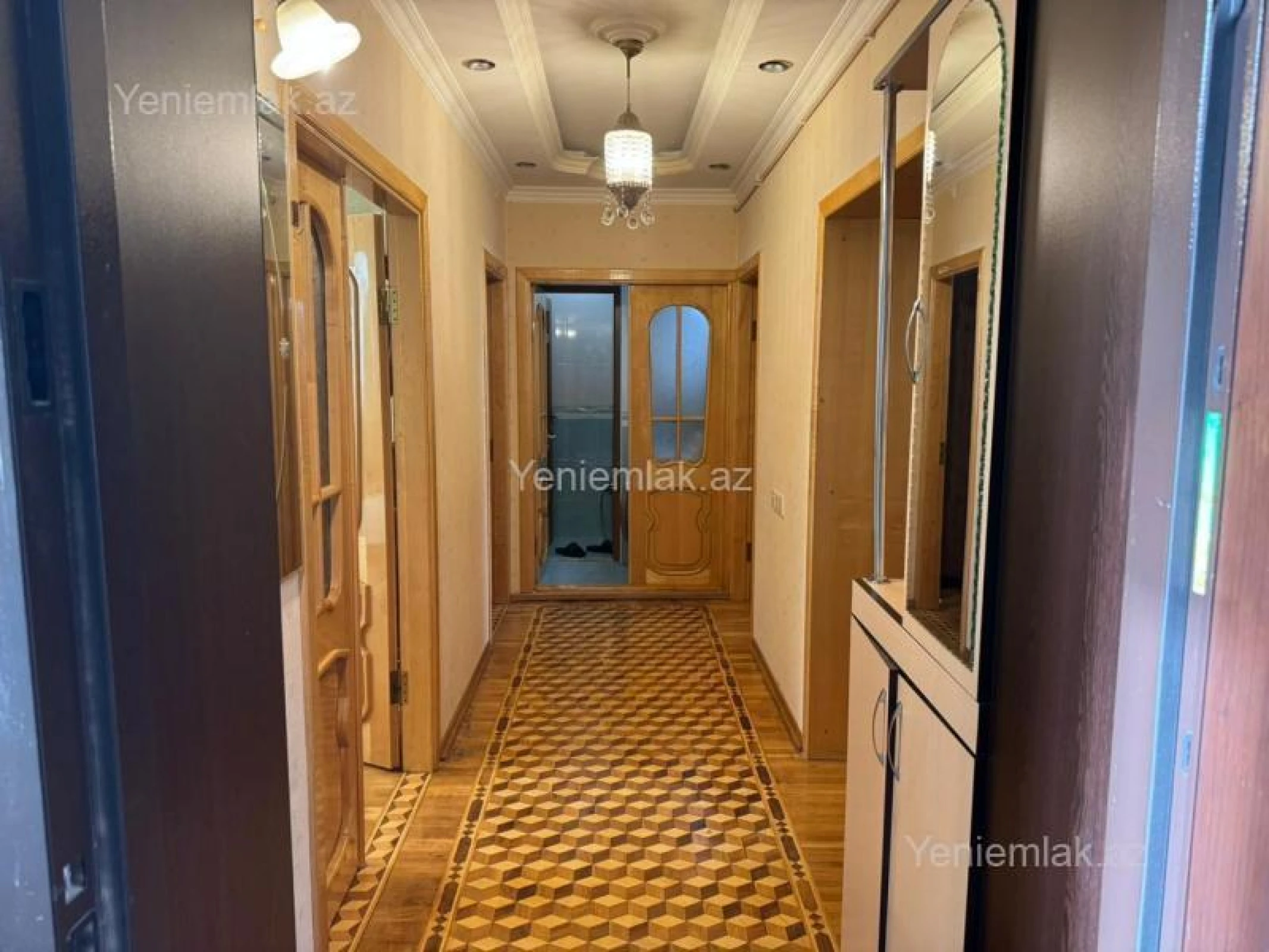 Satılır 4 otaqlı köhnə tikili 90 m²