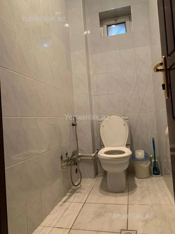 Satılır 8 otaqlı həyət evi 285 m²