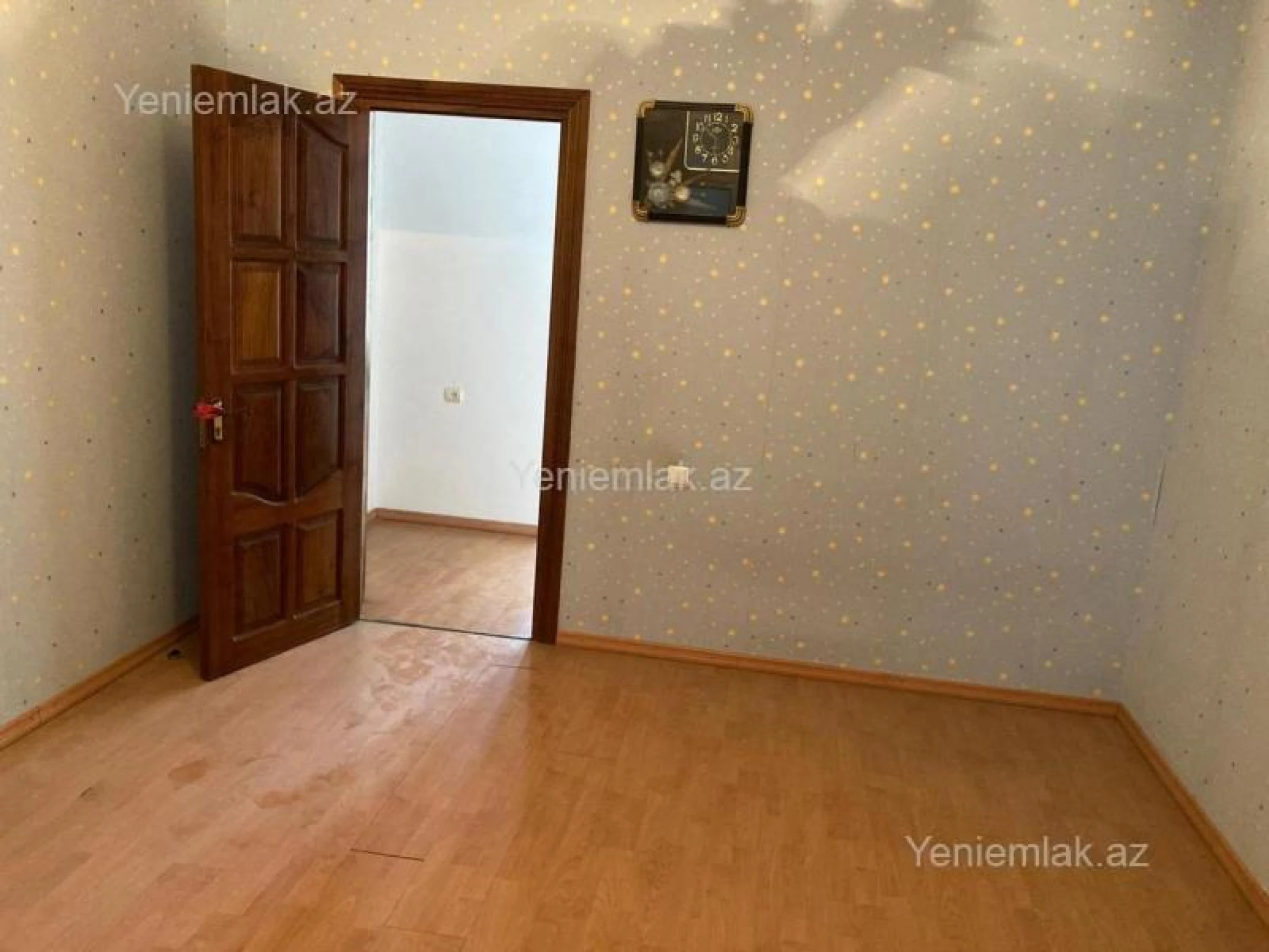 Satılır 8 otaqlı həyət evi 285 m²