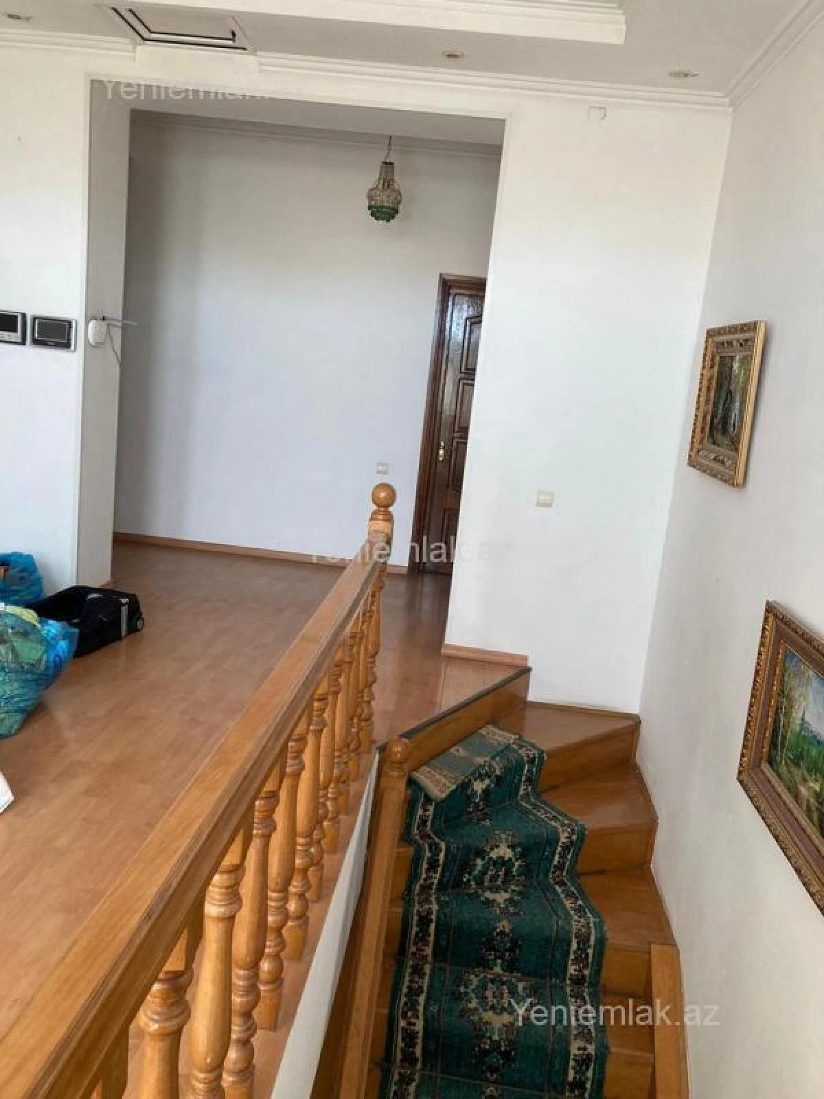 Satılır 8 otaqlı həyət evi 285 m²