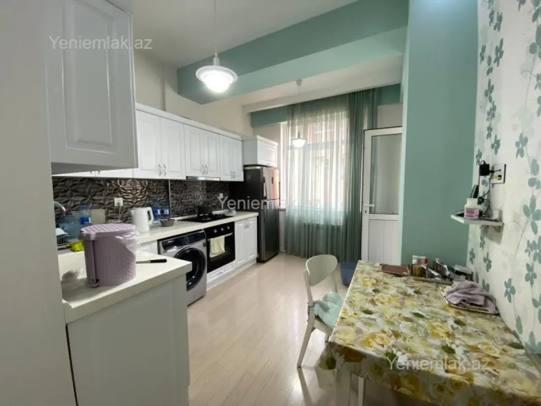 Satılır 3 otaqlı yeni tikili 115 m²