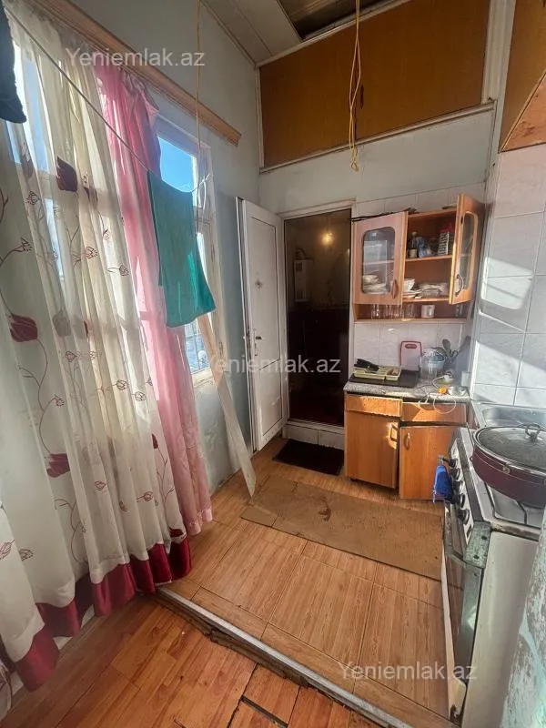 Satılır 2 otaqlı köhnə tikili 44 m²
