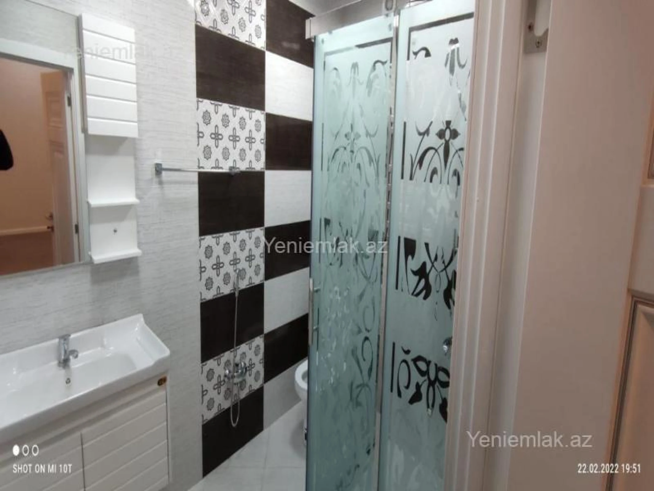 Satılır 2 otaqlı yeni tikili 85 m²