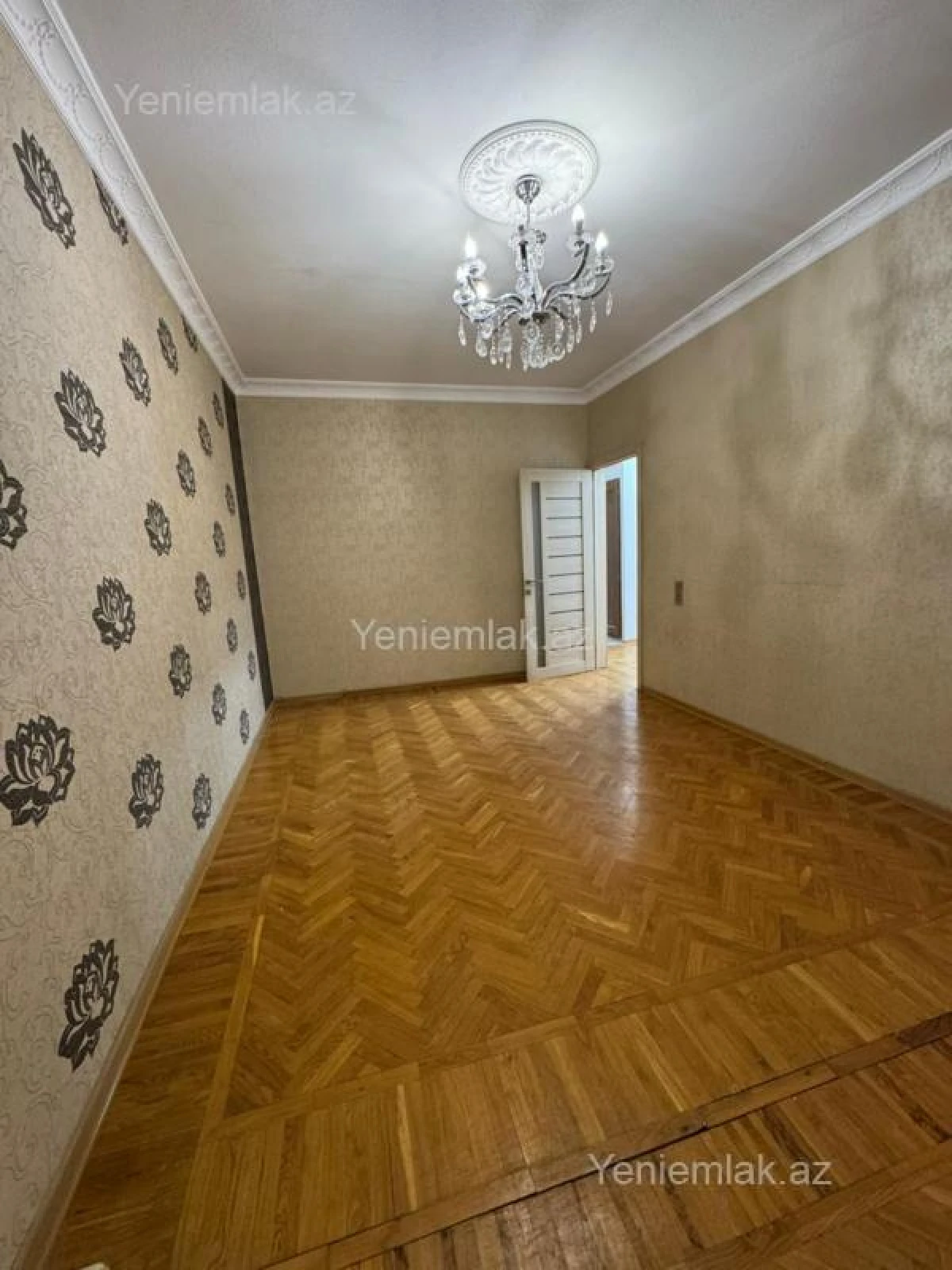 Satılır 3 otaqlı köhnə tikili 90 m²