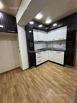 Satılır 3 otaqlı köhnə tikili 90 m²