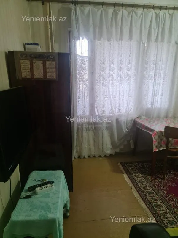 Satılır 1 otaqlı köhnə tikili 45 m²