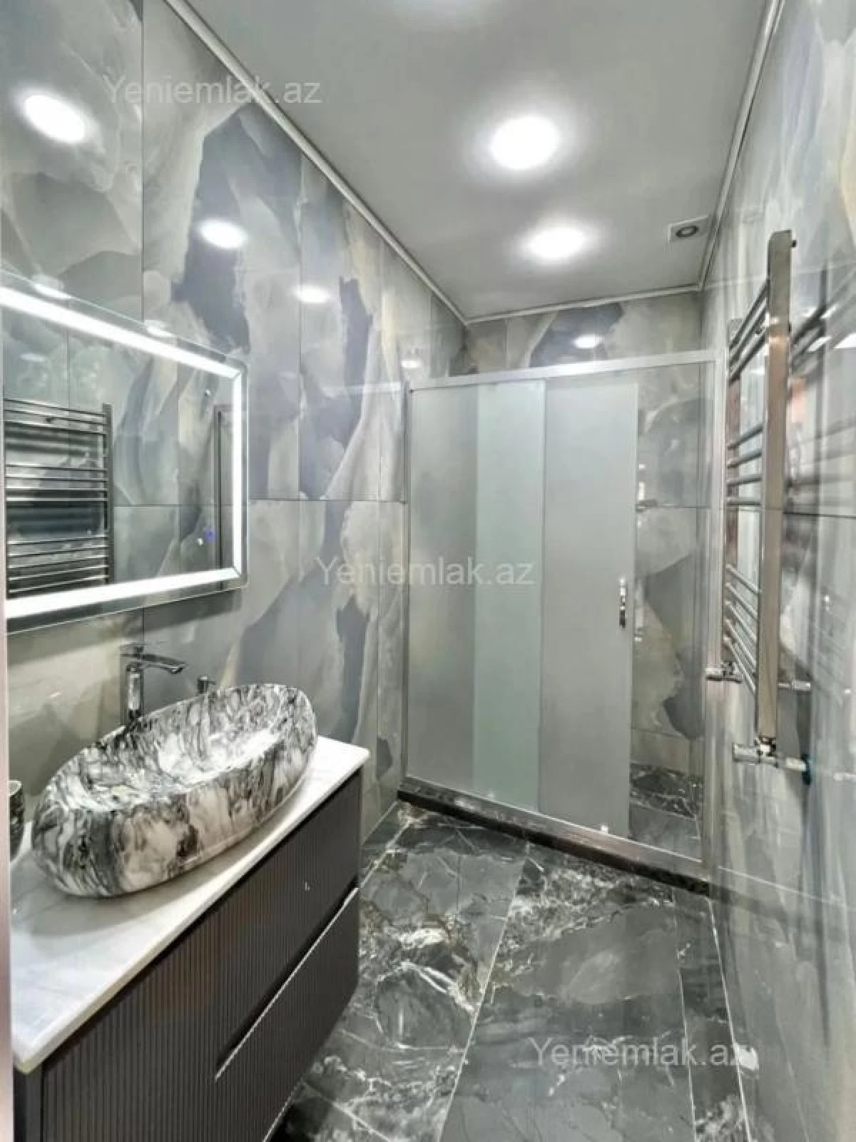 Satılır 2 otaqlı köhnə tikili 76 m²