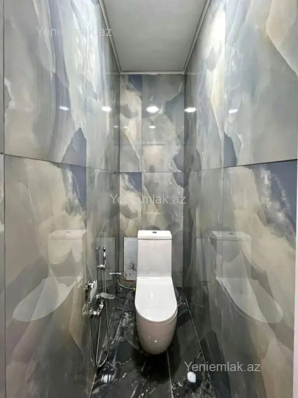 Satılır 2 otaqlı köhnə tikili 76 m²