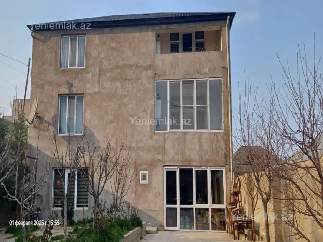 Satılır 8 otaqlı həyət evi 142 m²