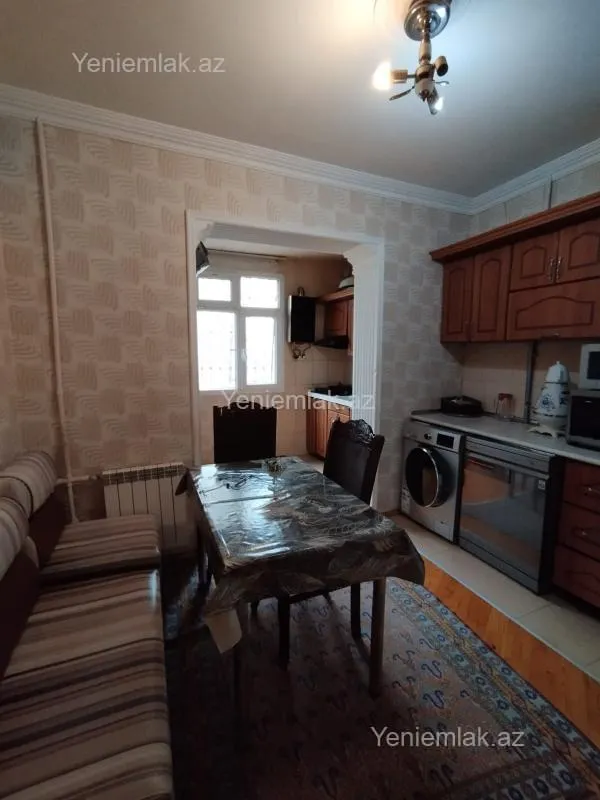 Satılır 4 otaqlı köhnə tikili 105 m²