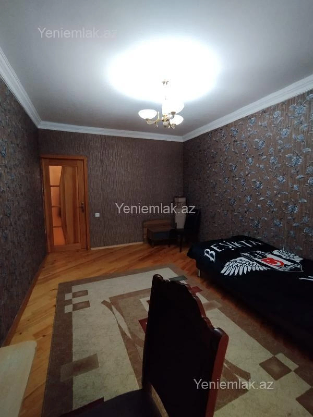 Satılır 4 otaqlı köhnə tikili 105 m²