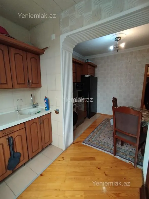 Satılır 4 otaqlı köhnə tikili 105 m²