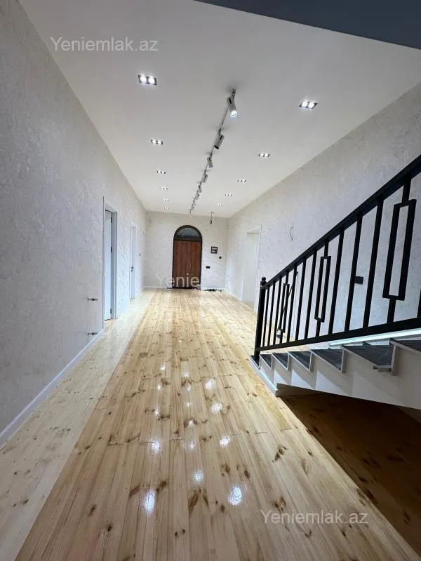 Satılır 6 otaqlı həyət evi 300 m²