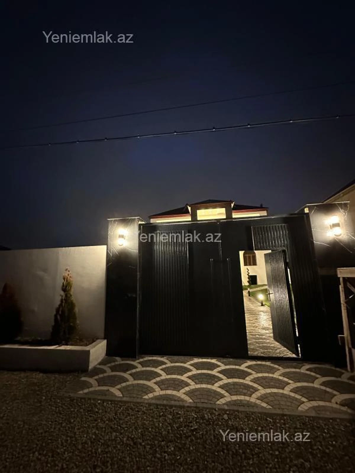 Satılır 6 otaqlı həyət evi 300 m²