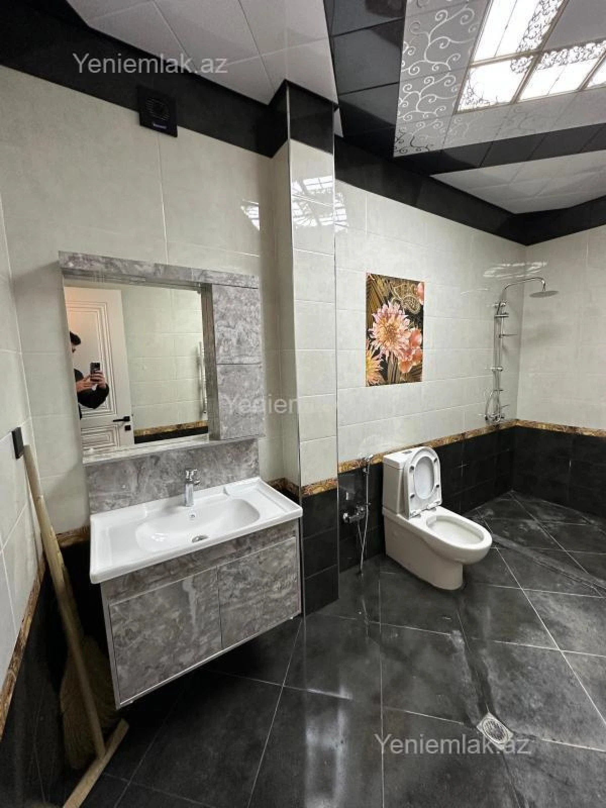 Satılır 6 otaqlı həyət evi 300 m²