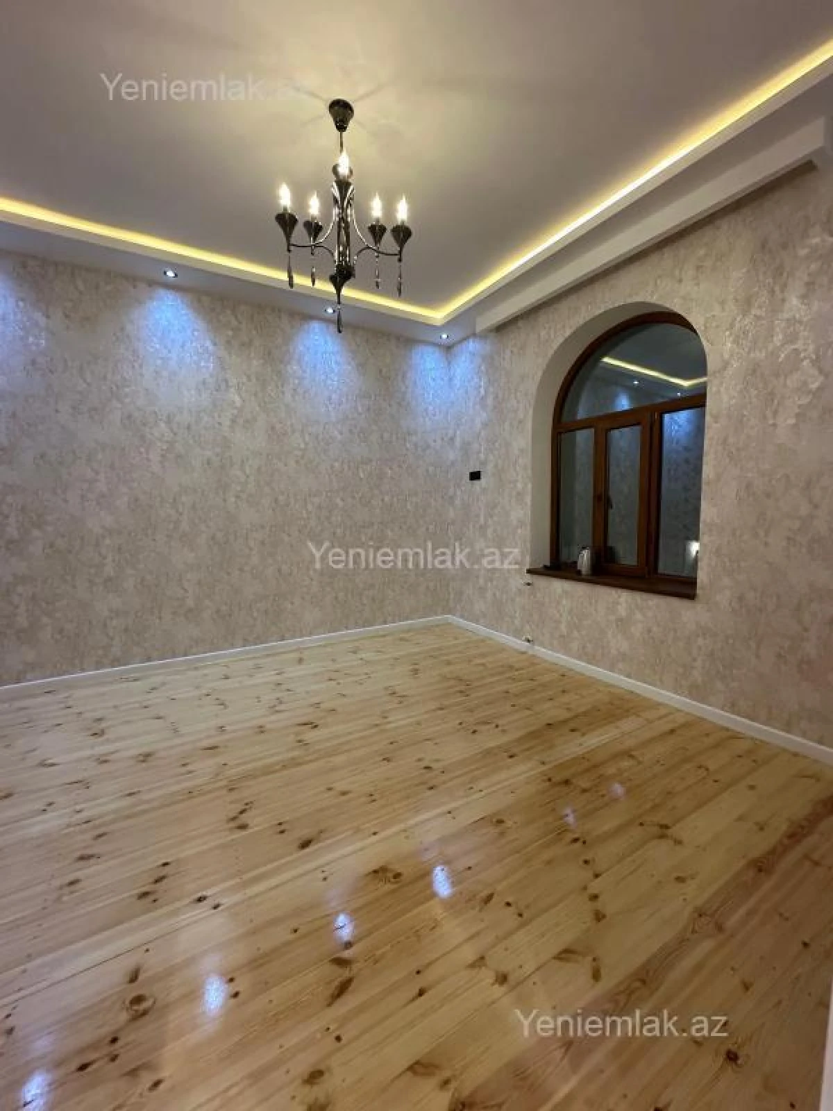 Satılır 6 otaqlı həyət evi 300 m²
