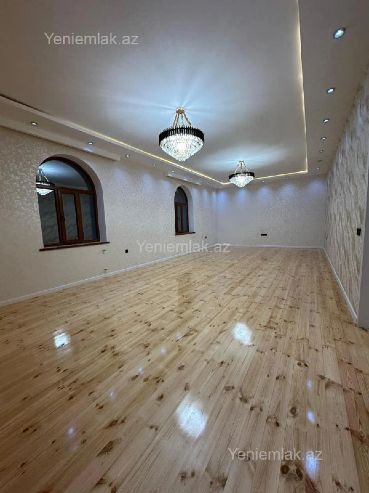 Satılır 6 otaqlı həyət evi 300 m²