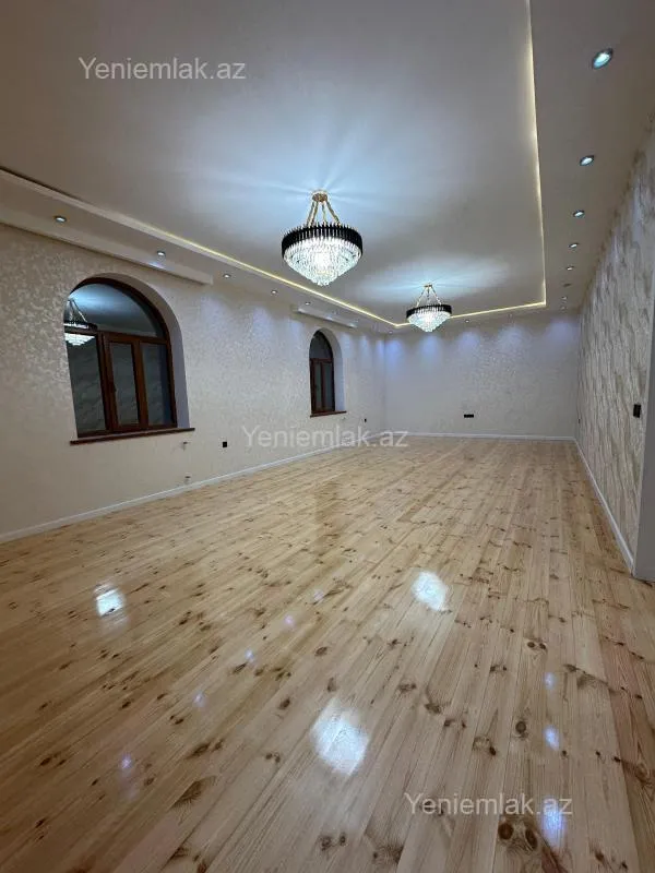 Satılır 6 otaqlı həyət evi 300 m²