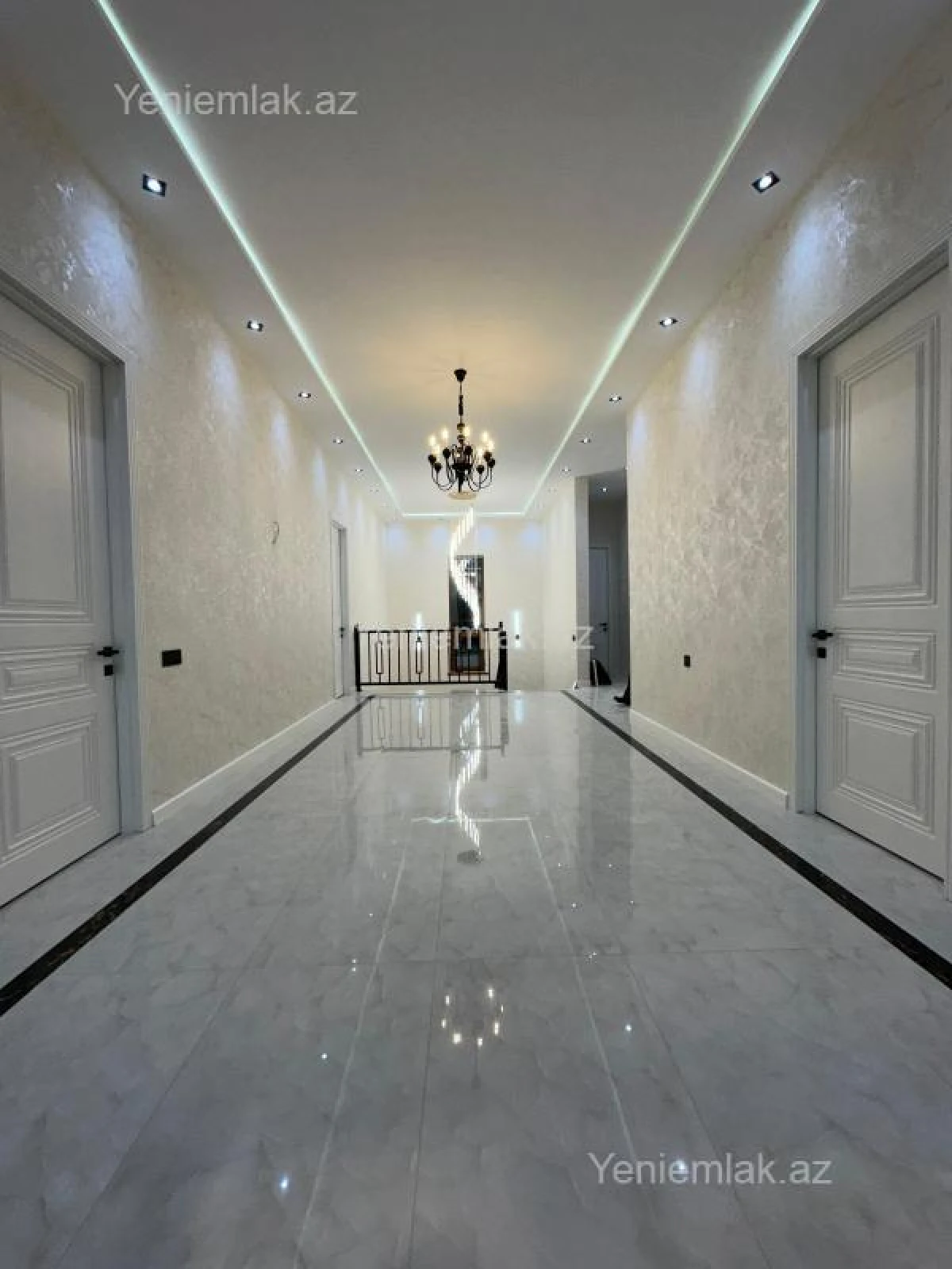 Satılır 6 otaqlı həyət evi 300 m²