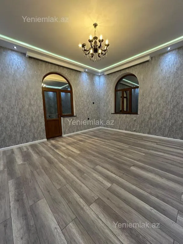 Satılır 6 otaqlı həyət evi 300 m²