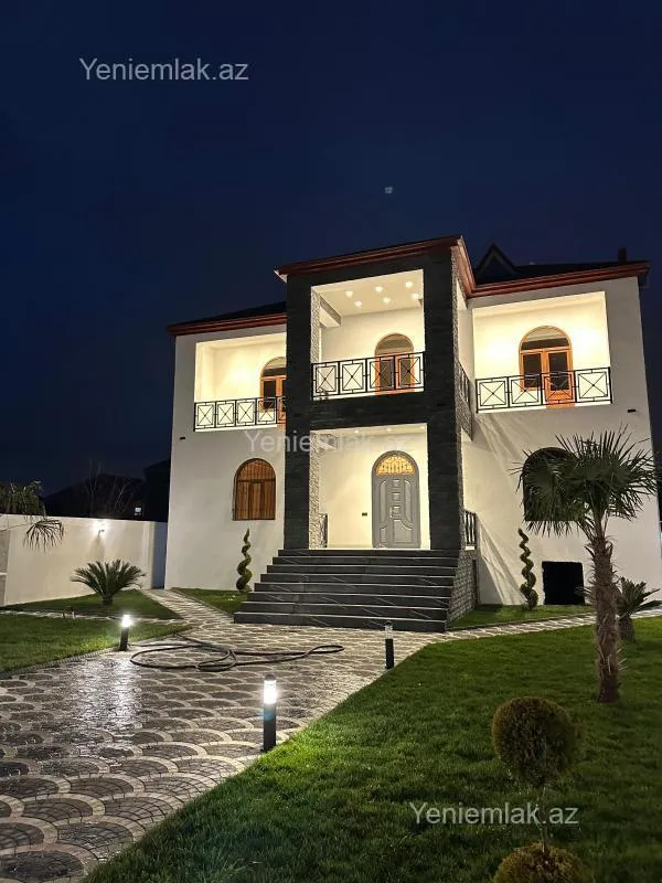 Satılır 6 otaqlı həyət evi 300 m²