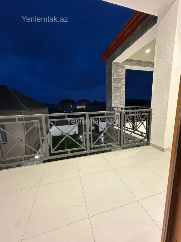 Satılır 6 otaqlı həyət evi 300 m²
