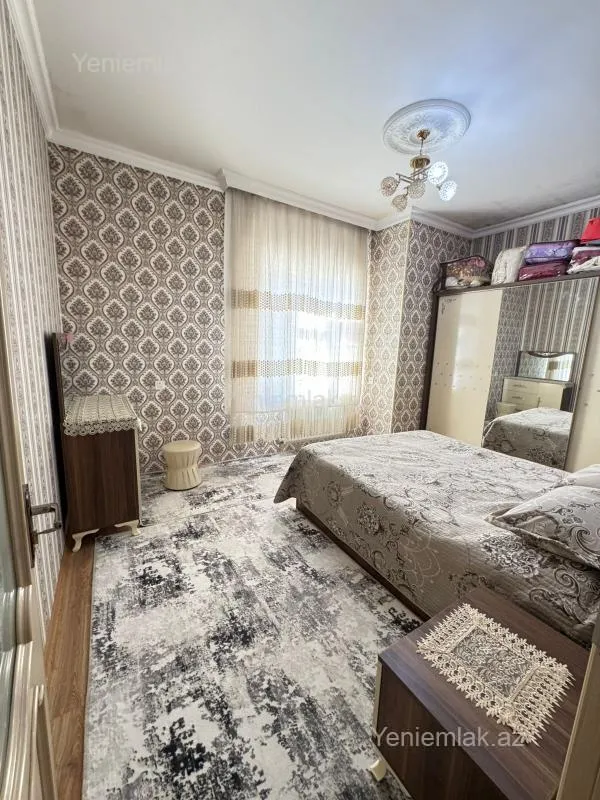 Satılır 5 otaqlı həyət evi 195 m²
