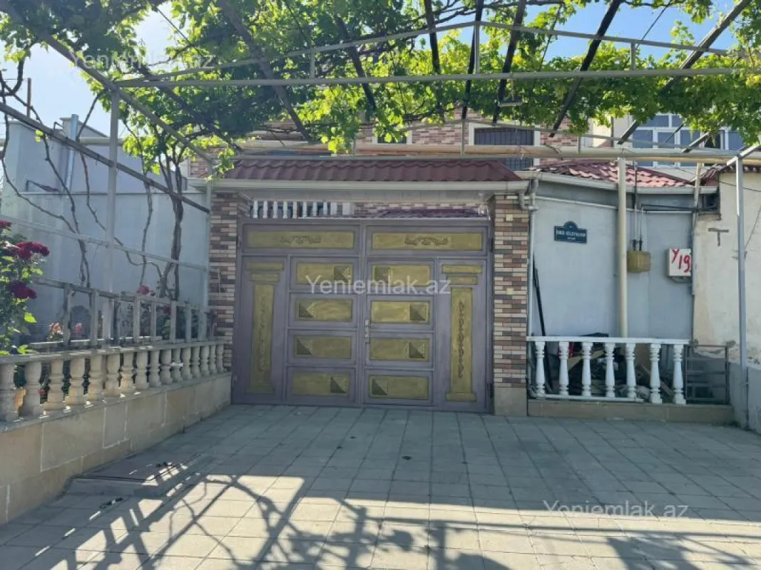 Satılır 5 otaqlı həyət evi 195 m²