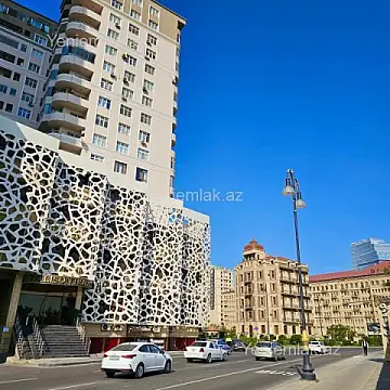 Satılır 3 otaqlı yeni tikili 190 m²