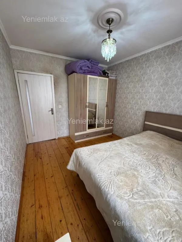 Satılır 2 otaqlı köhnə tikili 60 m²