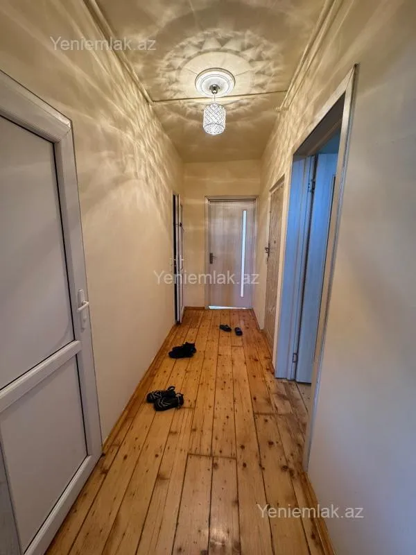 Satılır 2 otaqlı köhnə tikili 60 m²