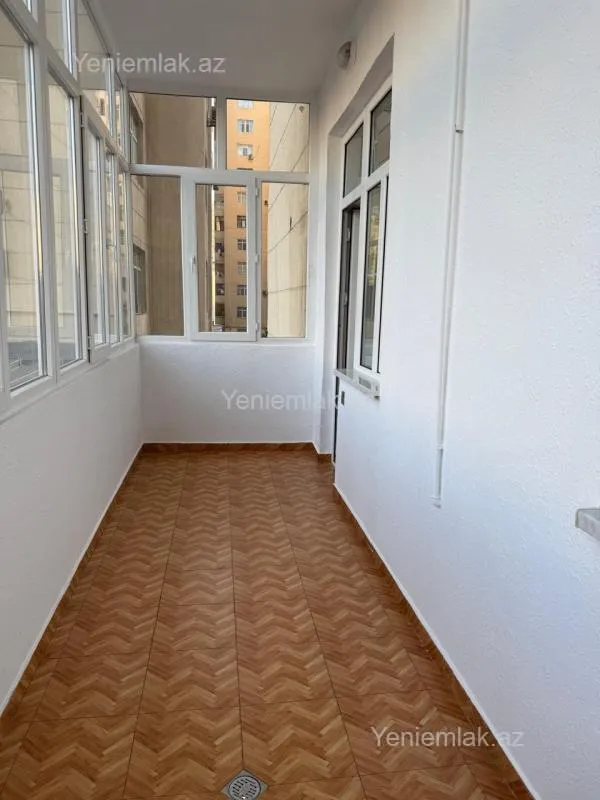 Satılır 3 otaqlı yeni tikili 130 m²