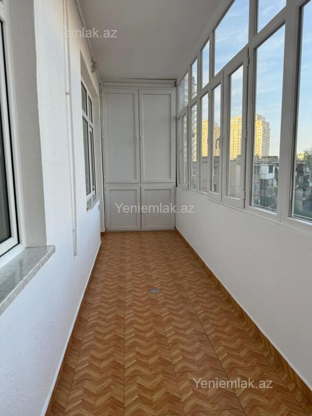 Satılır 3 otaqlı yeni tikili 130 m²