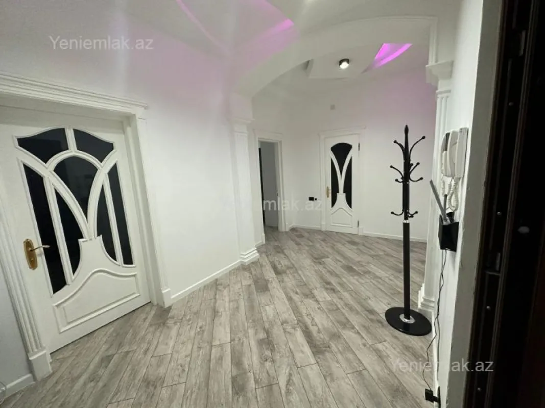 Satılır 2 otaqlı yeni tikili 80 m²