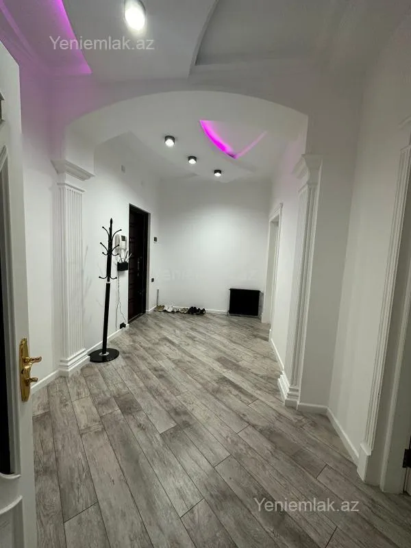 Satılır 2 otaqlı yeni tikili 80 m²