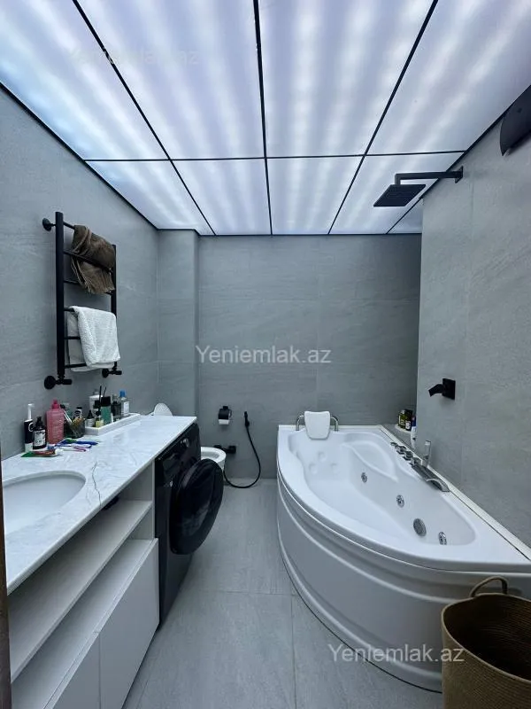 Satılır 2 otaqlı yeni tikili 80 m²