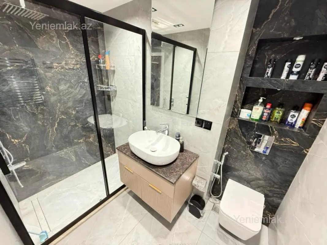 Satılır 3 otaqlı yeni tikili 136 m²