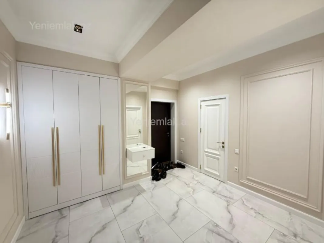 Satılır 3 otaqlı yeni tikili 136 m²