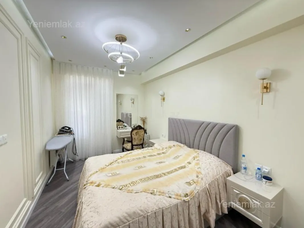 Satılır 3 otaqlı yeni tikili 136 m²