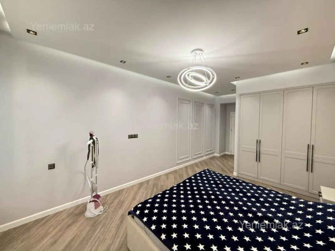 Satılır 3 otaqlı yeni tikili 136 m²