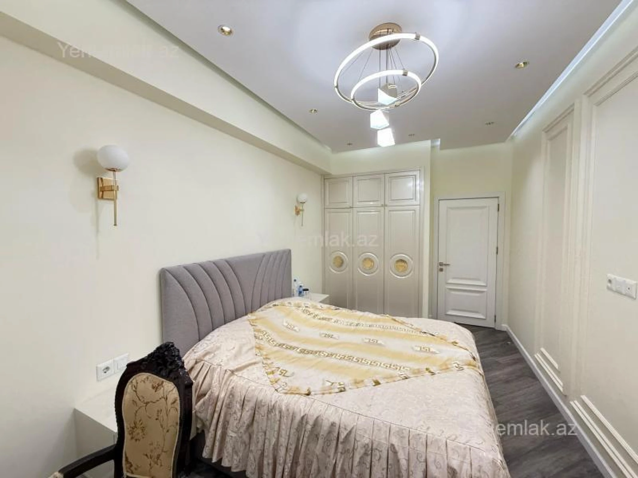 Satılır 3 otaqlı yeni tikili 136 m²